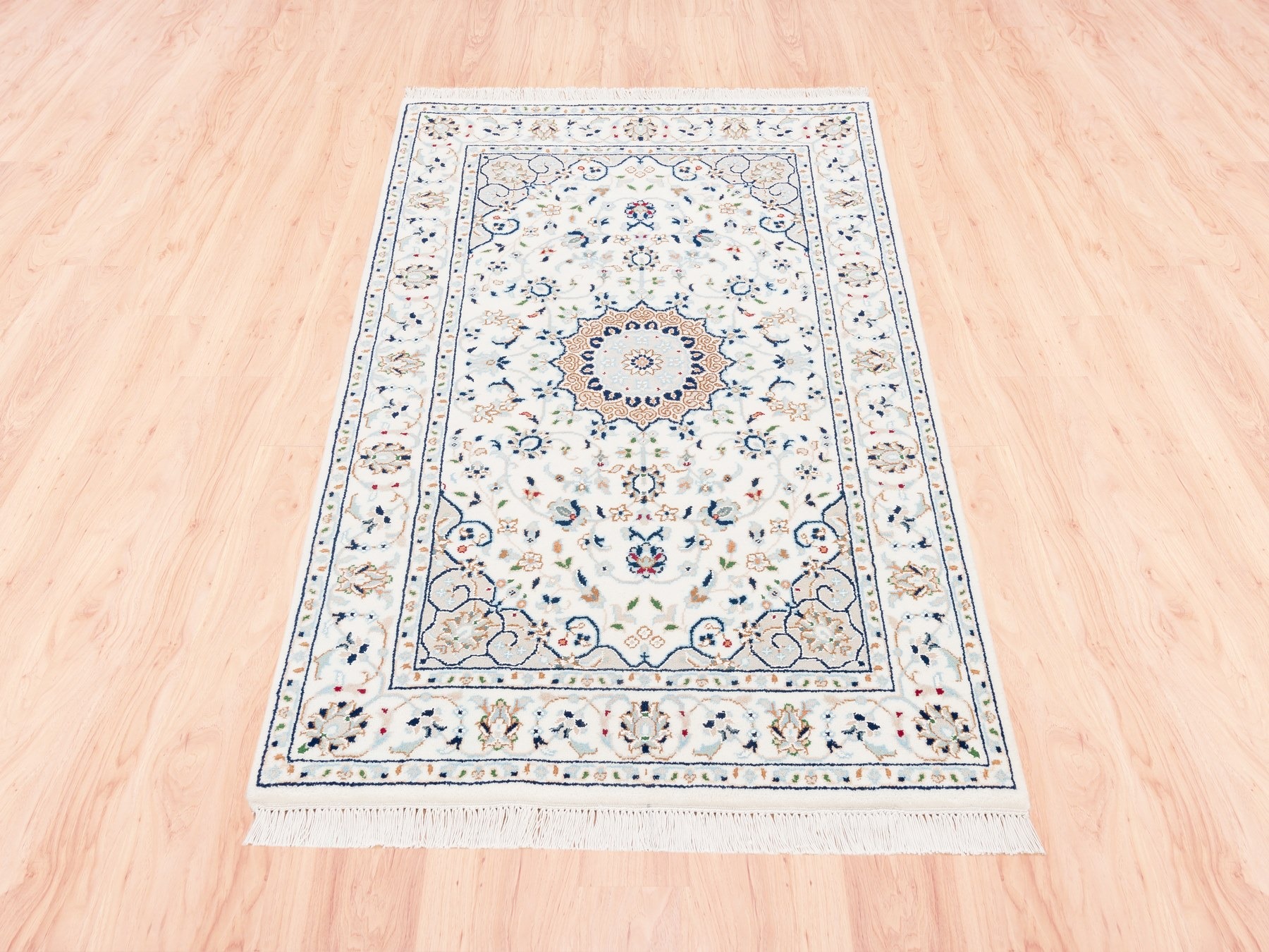 Traditional Rugs LUV565317